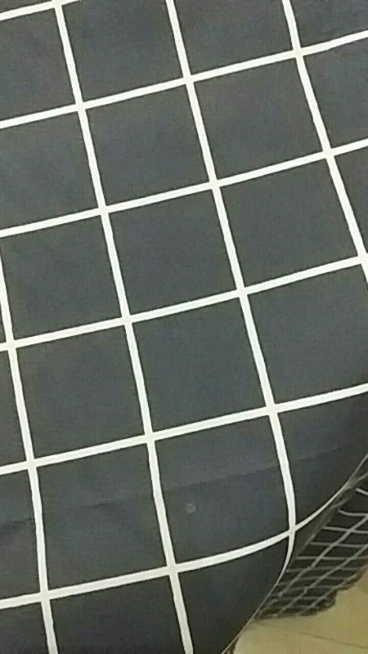 Bahan Kain Sprei Disperse Mikrotex Motif Polkadot Meteran