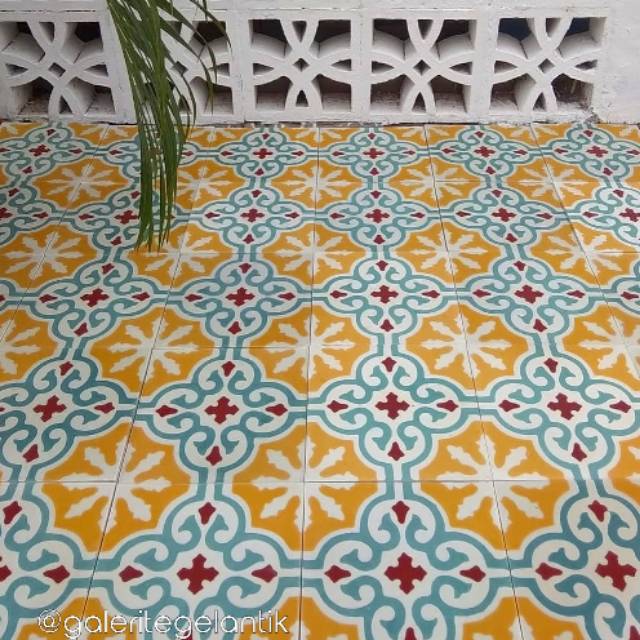 TEGEL MOTIF ANTIK KLASIK KHAS KERATON