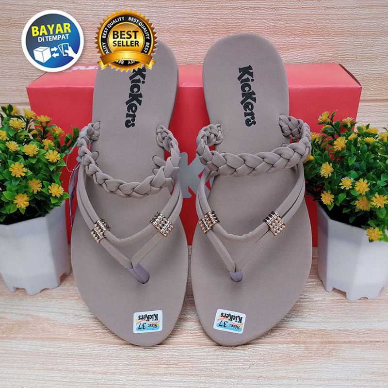 sandal wanita terbaru merk Kickers model japit