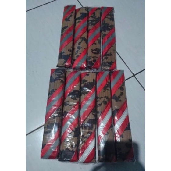 scraf pramuka loreng lis menyala-Merah