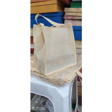 

Tas pita polos box nasi 25 isi 12pcs terlaris dan murah