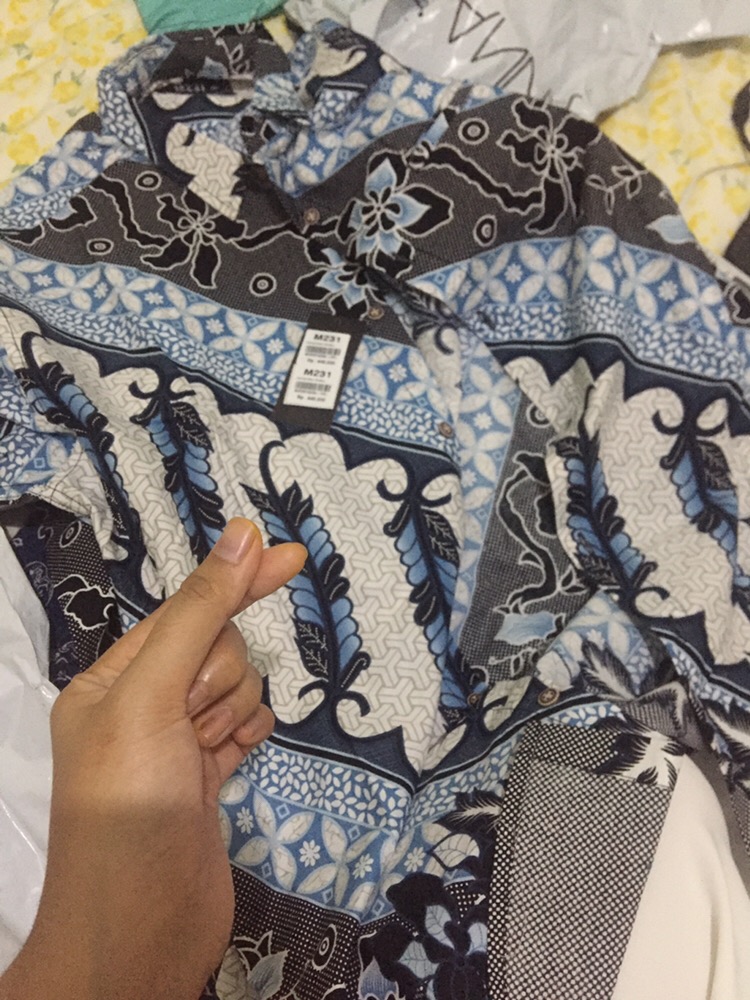 M231 Kemeja Pria Batik Panjang Biru 1623a