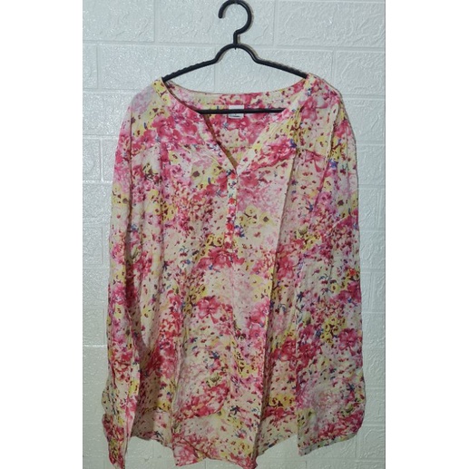 Preloved kemeja merk Bossini