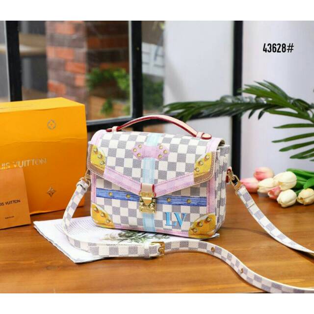 LOUIS VUITTON POCHETTE METIS BAG