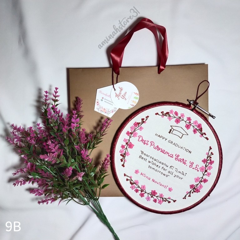 SULAMAN TANGAN / 20CM / KADO WISUDA / UNIK / EMBROIDERY HOOP ART / KREASI BENANG / DIY