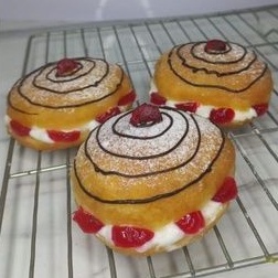 

Donat Cream Cherry Viscakes