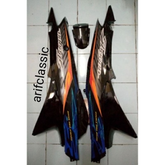 cover body belakang kanan kiri shogun 125 r/shogun 125 sp lama plus striping