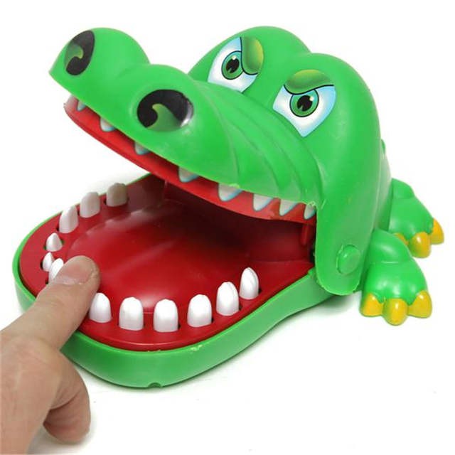 Permainan Crocodile bit the hand Games Mainan Gigit Buaya Classic Biting Game untuk Anak-anak Dewasa