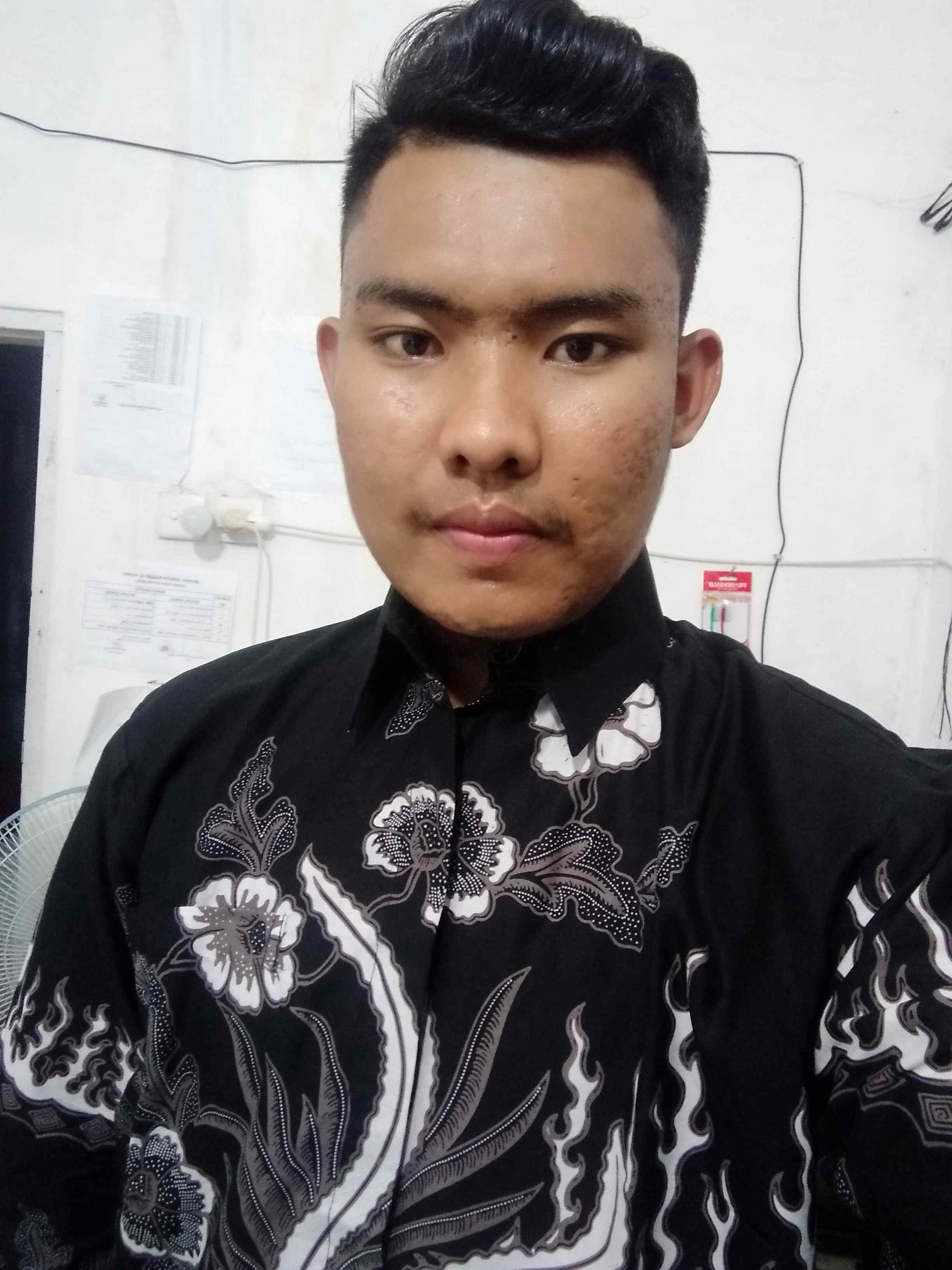 Edelin Kemeja Batik Pria Lapis Furing Katun Primisima Batik Pria Reguler Fit Batik Solo Eksklusif