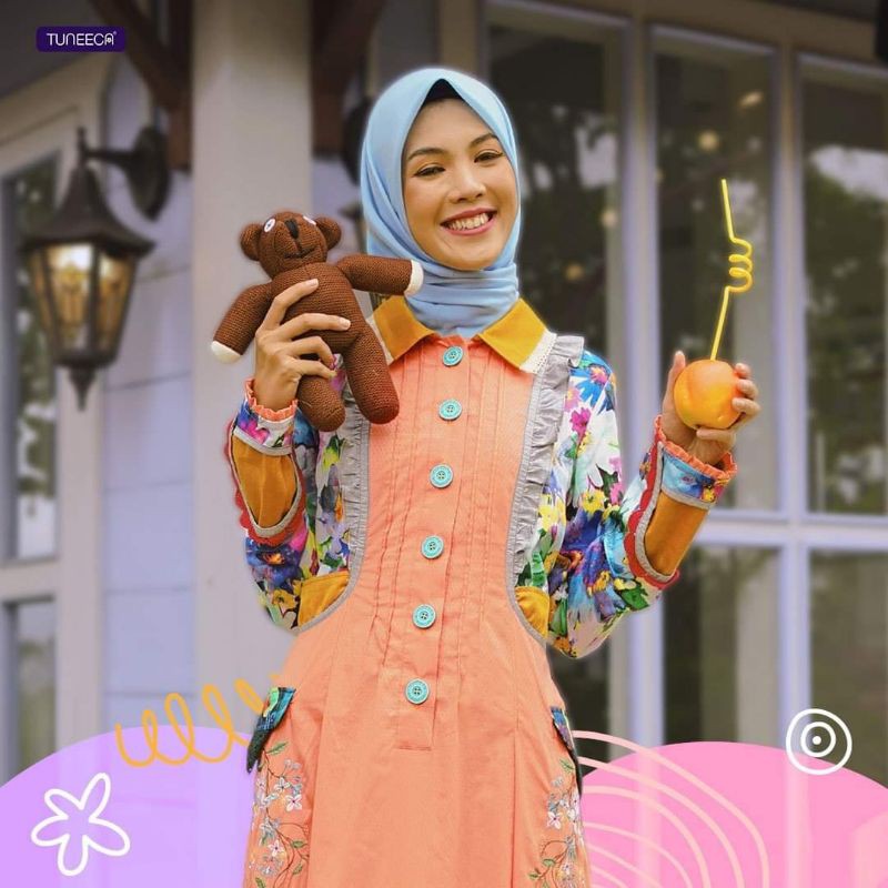 TUNEECA JENAKA Her Childhood Dream T-0321005