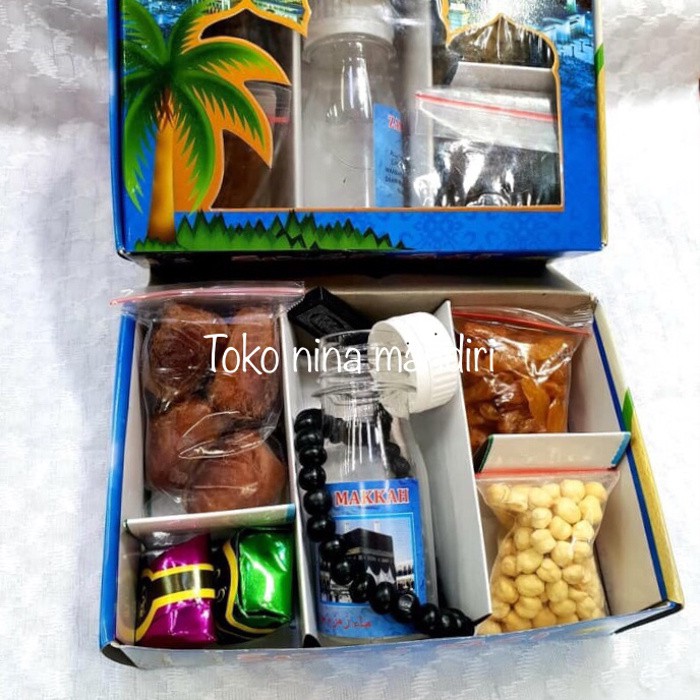 

Paket Oleh Oleh Haji Kumplit Tanpa Air Zam Zam
