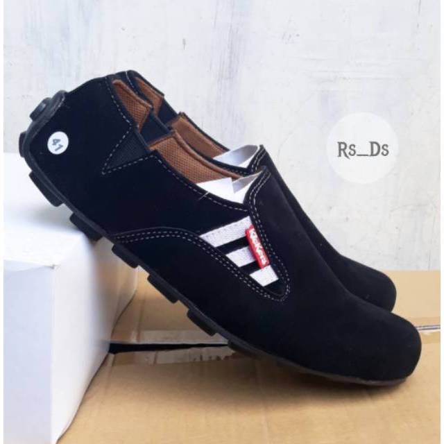 Sepatu Casual Slip On Pria Murah Santai