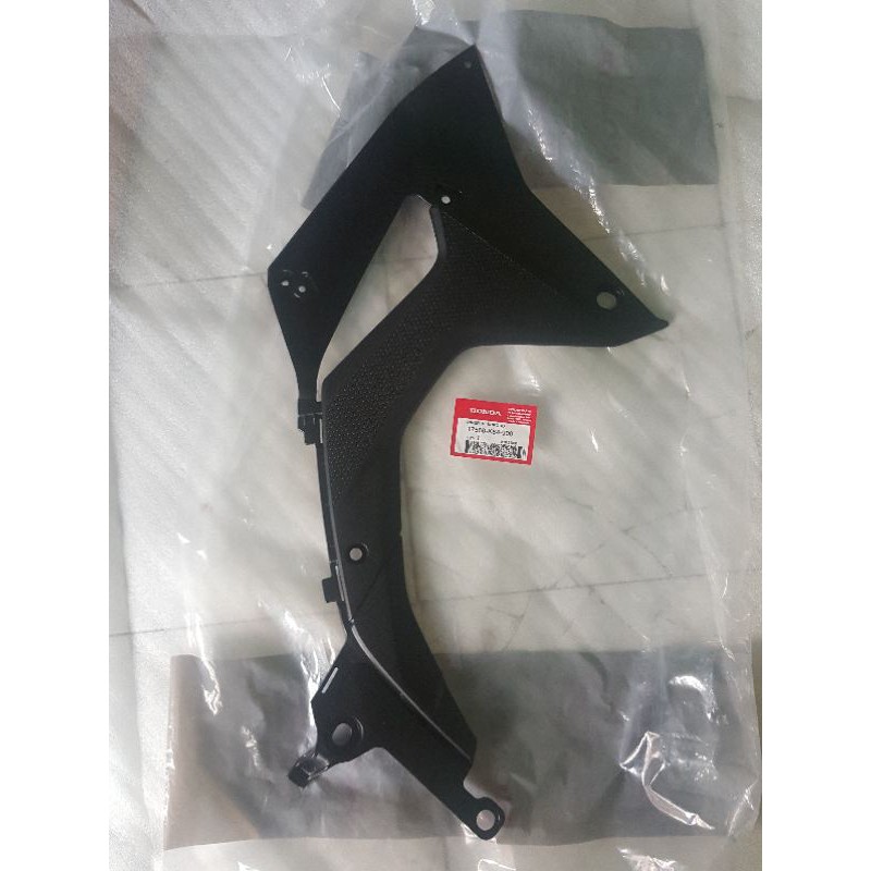 Inner R Shroud – CRF 150L Sayap dalam CRF 150L kanan Original  17560K84900
