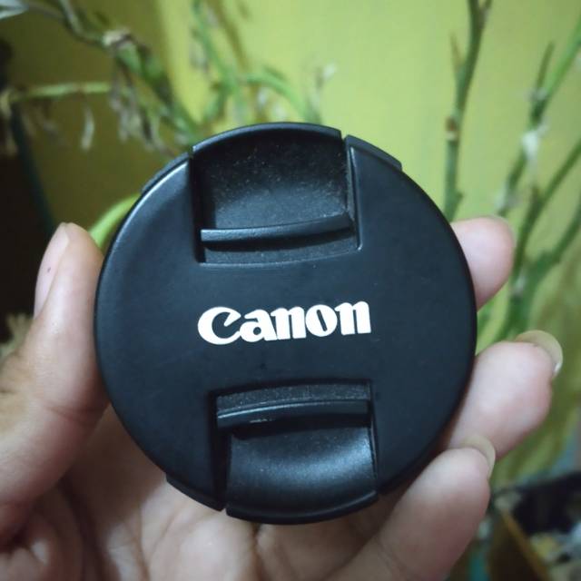 Lensa cap Canon camera