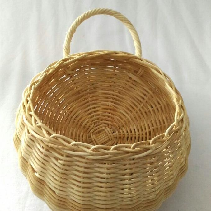 .........] Keranjang Rotan Kecil Hias Gantung