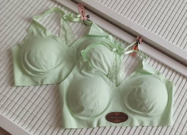 NEW VICTORIA SECRET BRALETTE MULITCOLOR