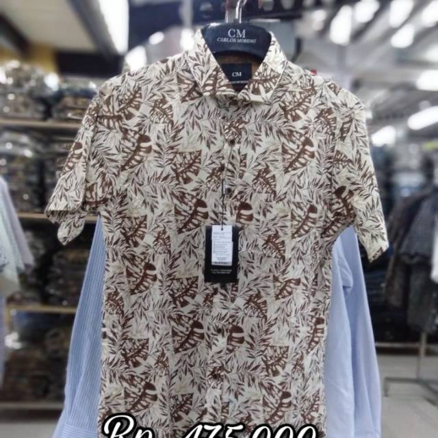 Carlos Moreno Kemeja motif