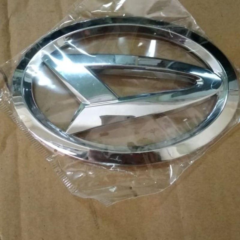 Logo / Emblem mobil Daihatsu SIGRA warna chrome