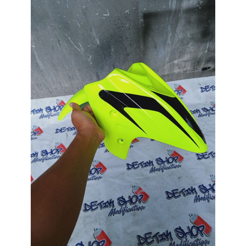 Spakbor depan nmax model predator