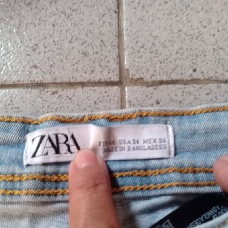 preloved jeans / denim ripped zara wanita