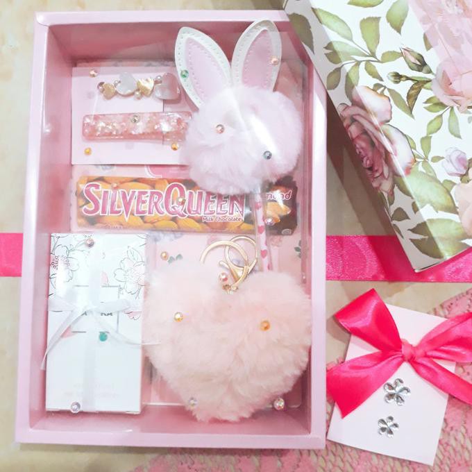 

Pink Giftbox Hadiah Ulang Tahun Pacar Cewek / Kado Unik Untuk Wanita