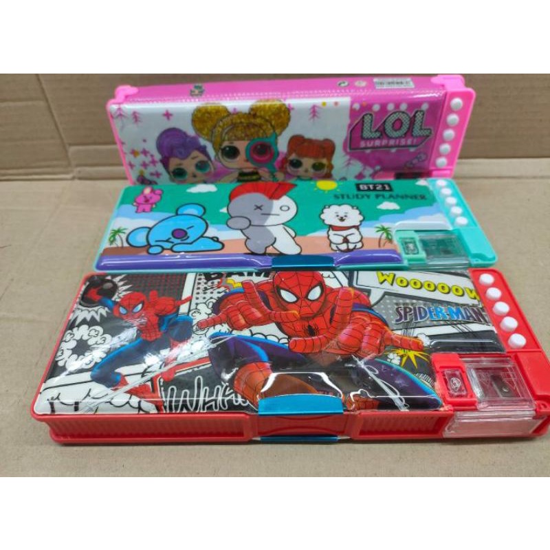 

TEMPAT PENSIL ANAK KARAKTER DAN KERIKAN / KOTAK PENSIL SERUTAN GAMBAR GOOD QUALITY / TEMPAT PENSIL IMPORT cnx809