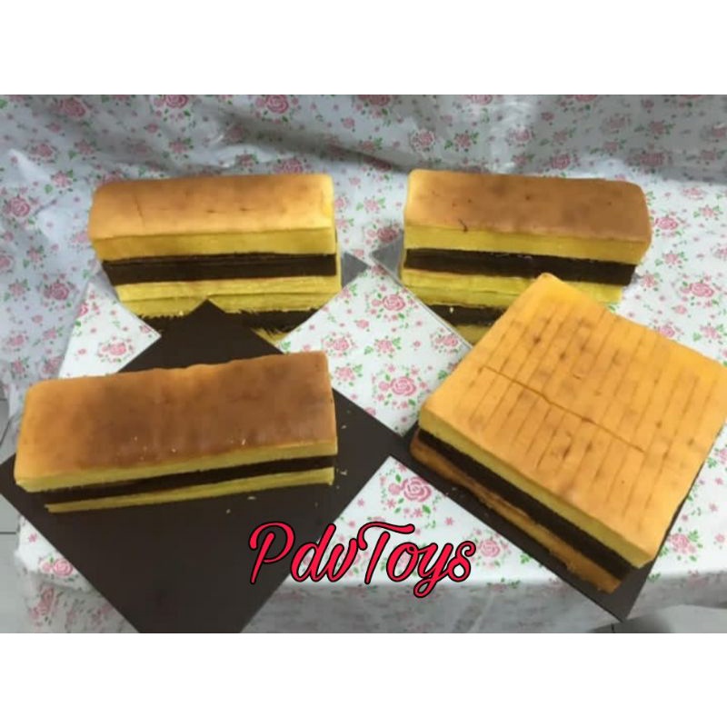 

Kue Lapis Surabaya Wijsman Premium Asli Homemade ukuran 20x20 Cm