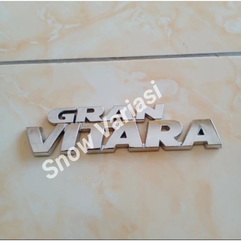 Emblem Logo Belakang Gran Vitara Chrome