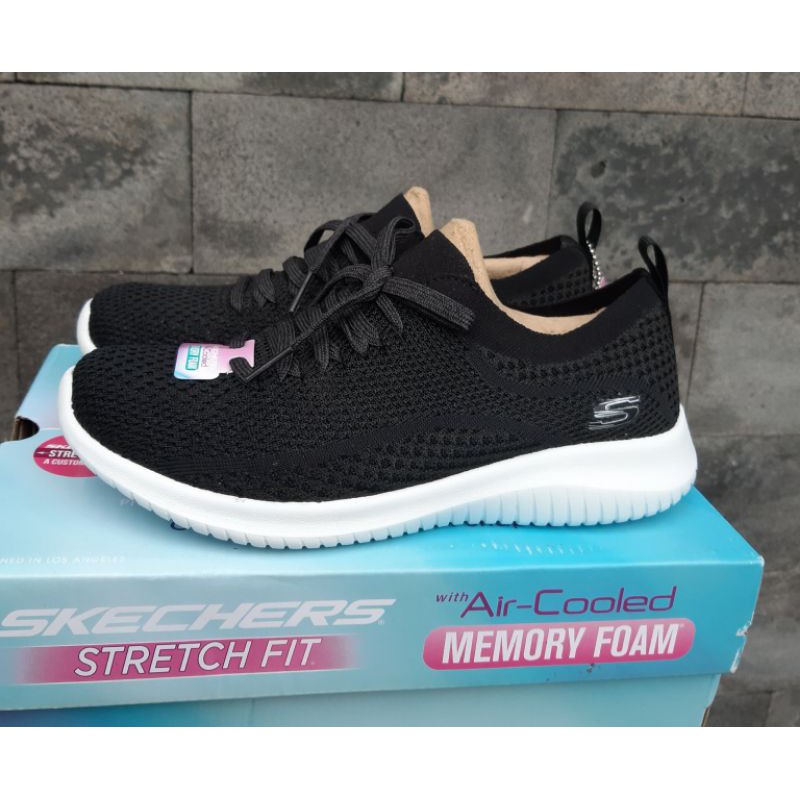 READY sepatu wanita skechers warna hitam size 37