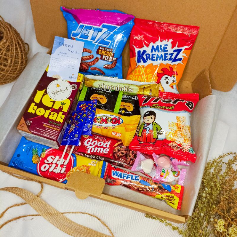 

Gift box Snack Murah Berkualitas / Hampers Snack KADO ULTAH COWOK CEWEK / KADO CEWEK / Kado Ulang Tahun / Kado Wisuda