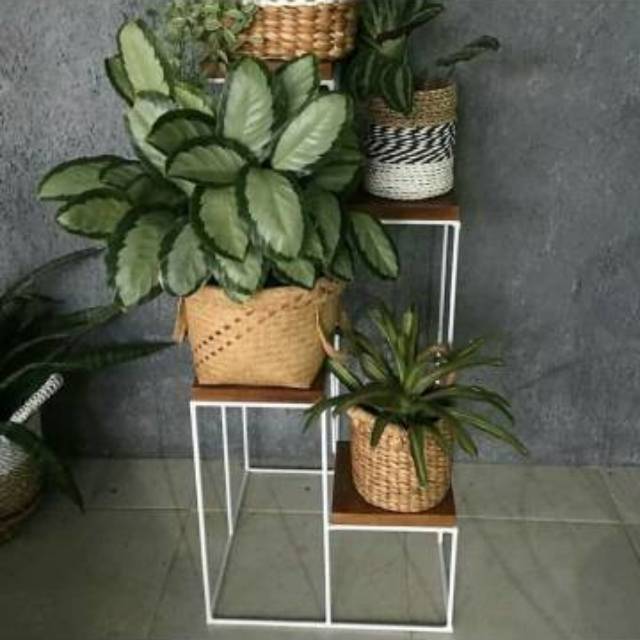 Rak besi Bunga - Rak Tanaman Hias Besi- Rak Bunga 4 Susun Tatakan kayu
