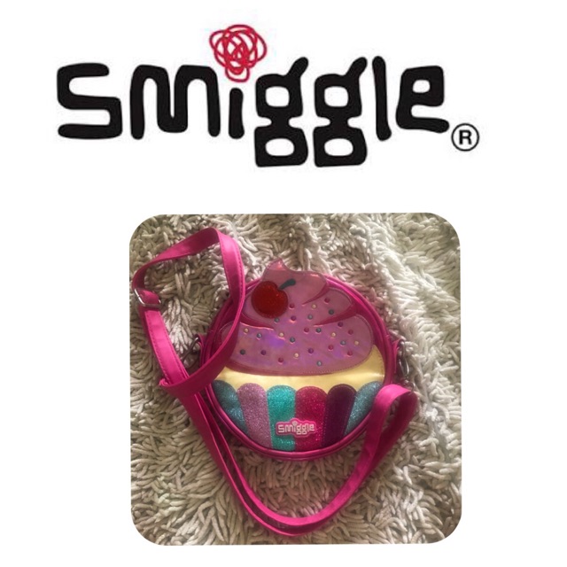 Tas smiggle second