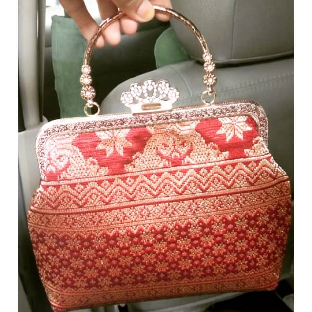 Tas tenun songket khas palembang
