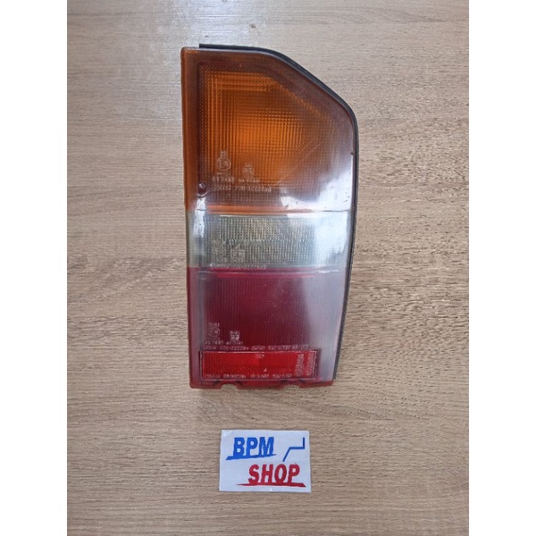 lampu belakang kanan Escudo Vitara 1.6 bekas original