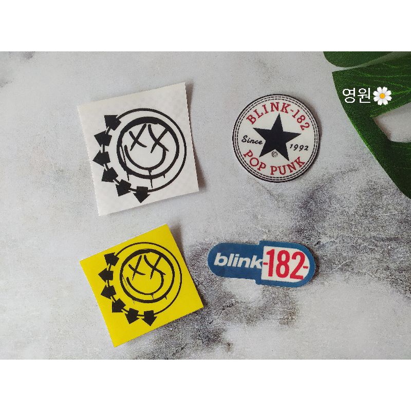 

sticker band/blink 182/adtr/a day to remember/stiker/anti air/helm