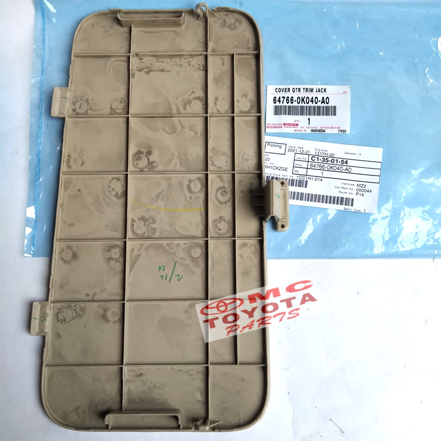 Tutup Cover Dongkrak Kijang Innova 64766-0K040-A0