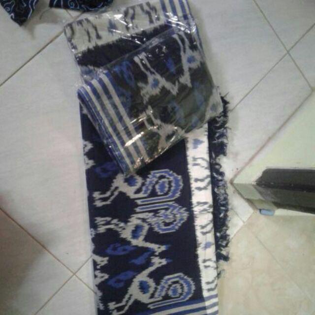 Tenun Jepara Motif Ayam Biru Mix Putih