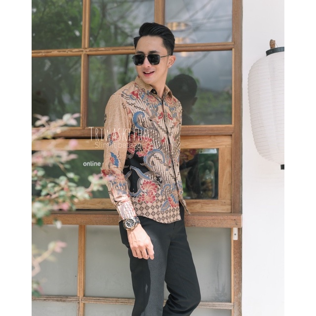 Baju batik pria lengan panjang slimfit kode TW 22-06 by triwaskitho.official atasan laki laki cream 