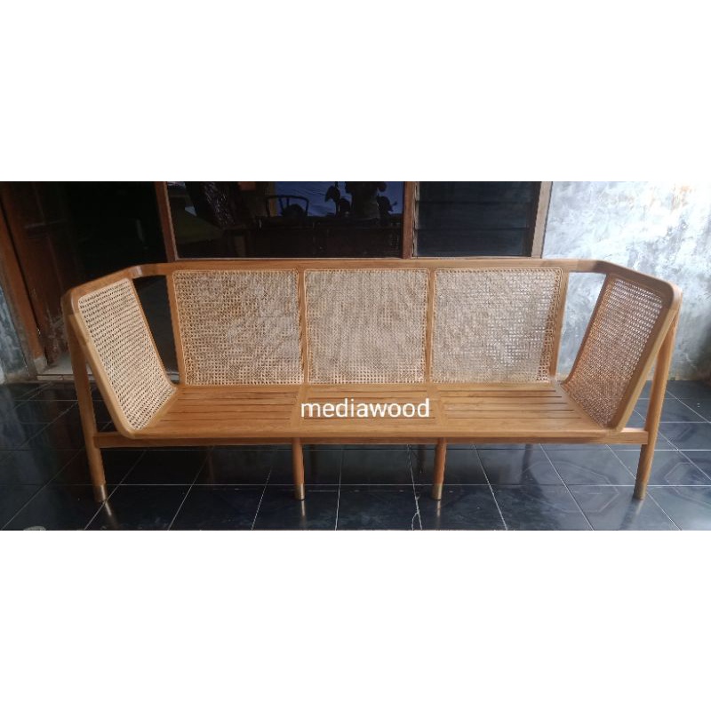 Bangku rotan/bangku panjang/bangku minimalis/bangku kekinian