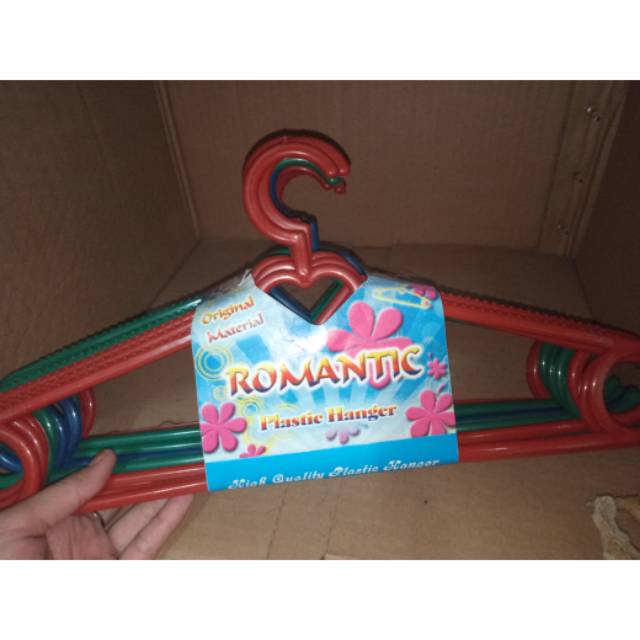 Gantungan baju plastik tebal