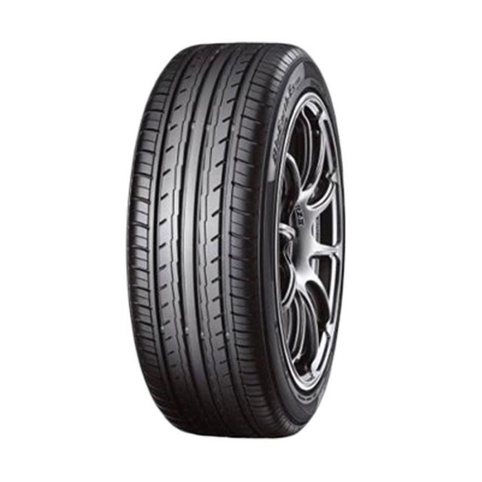Ban Yokohama BluEarth-ES ES32 215/50 R17
