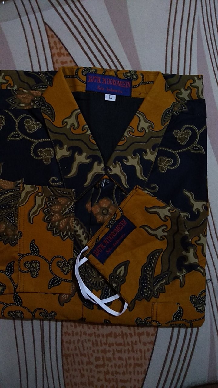 Batik Ndoromesem Lengan Panjang Ajotosatru Kuning Navy Katun Halus