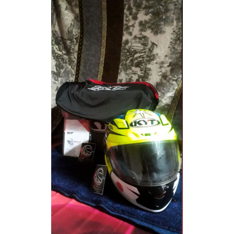 HELM KYT KR1