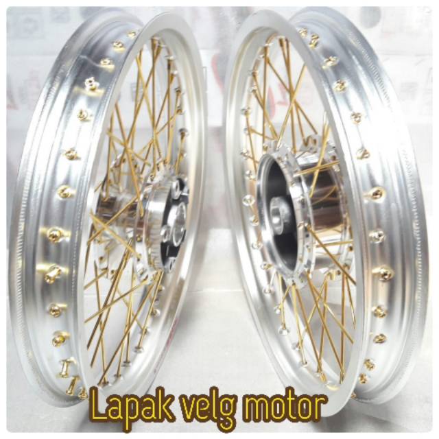 Velg Vixion old ring v Rossi uk 140x17 WM silver