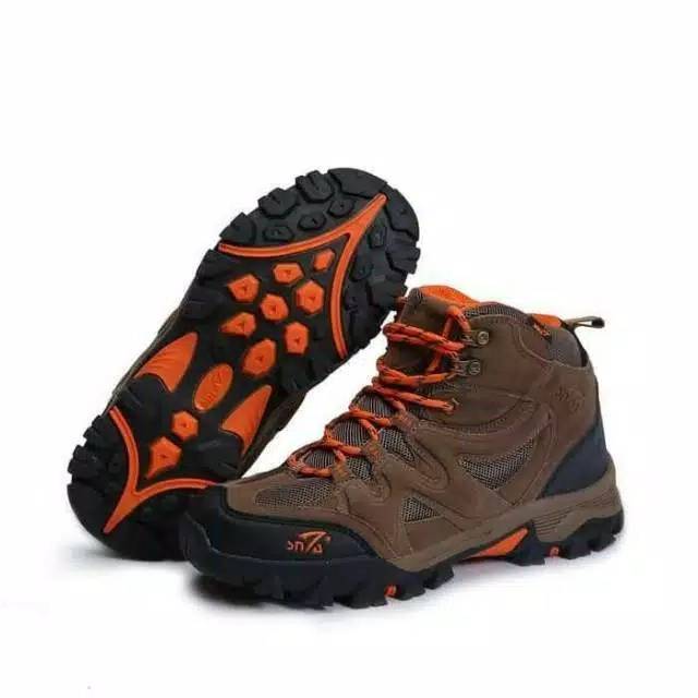 SNTA SEPATU GUNUNG SEPATU TREKKING