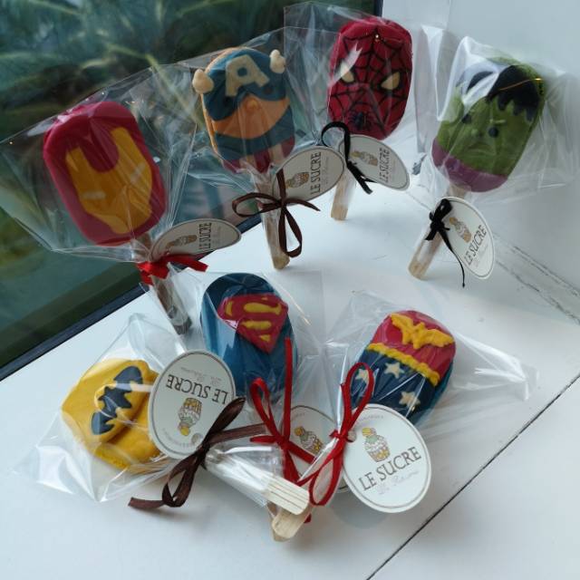 

Superheroes Popsicle Macaron