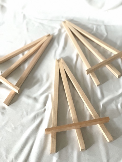 READY! Easel stand kayu