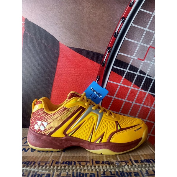 SEPATU YONEX TOKYO 2