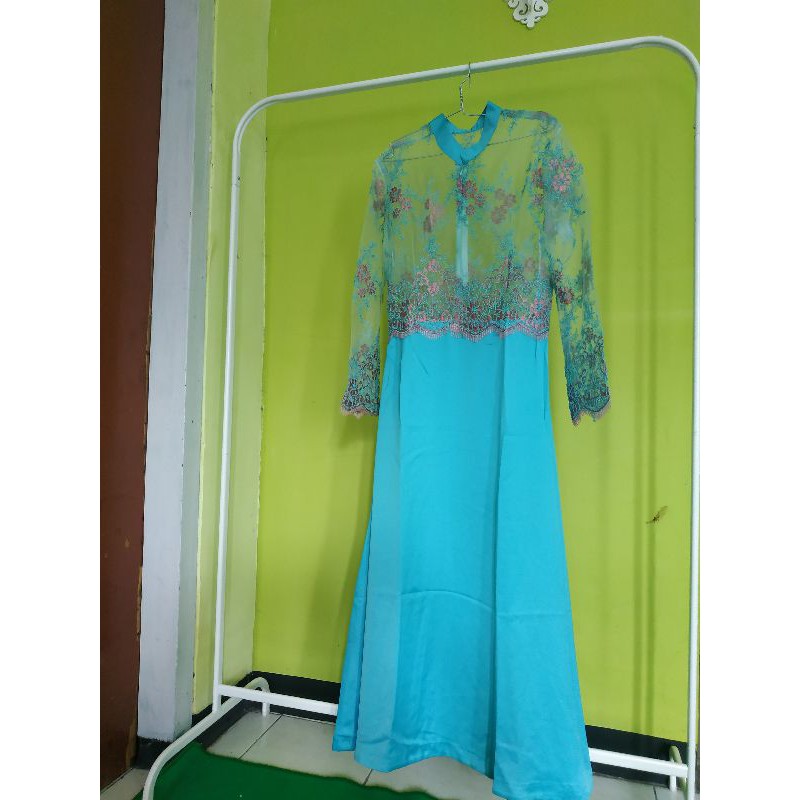 baju wisuda brukat