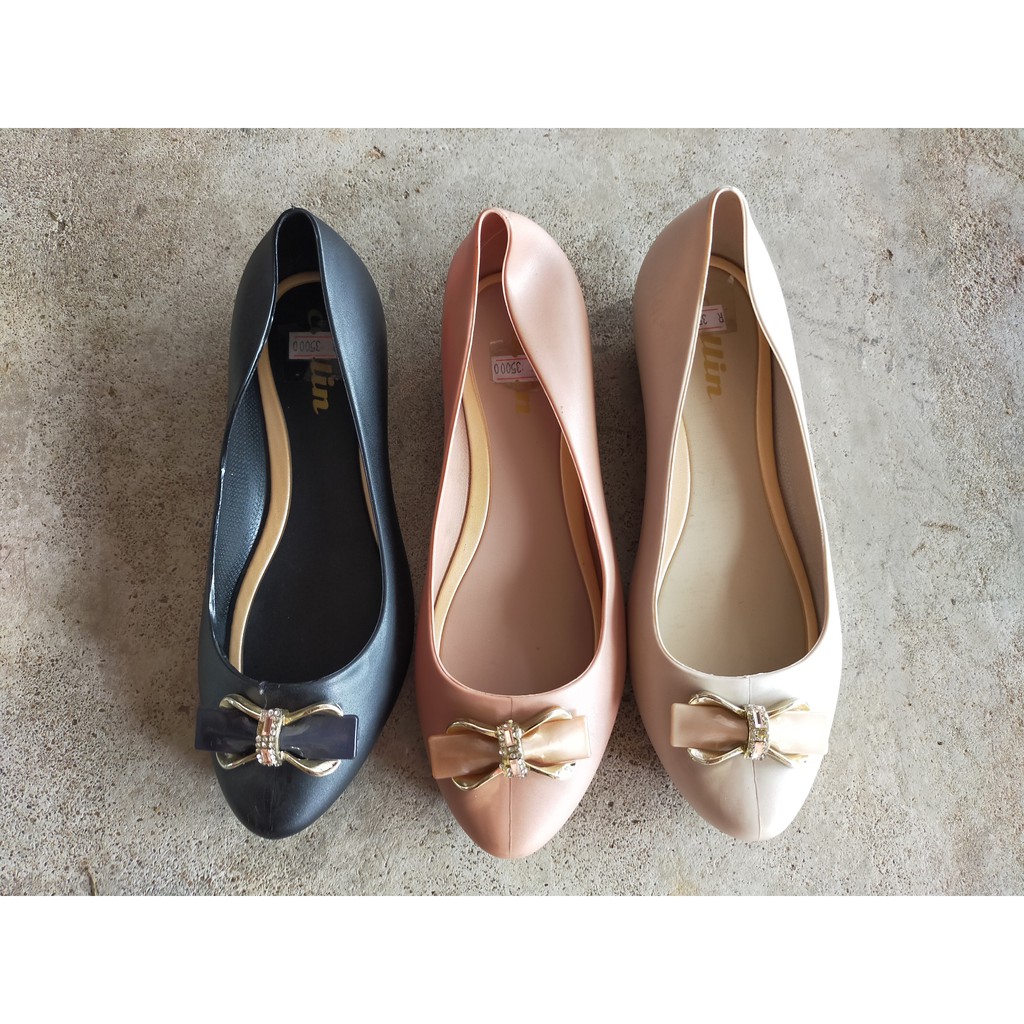 Sepatu balet karet collin